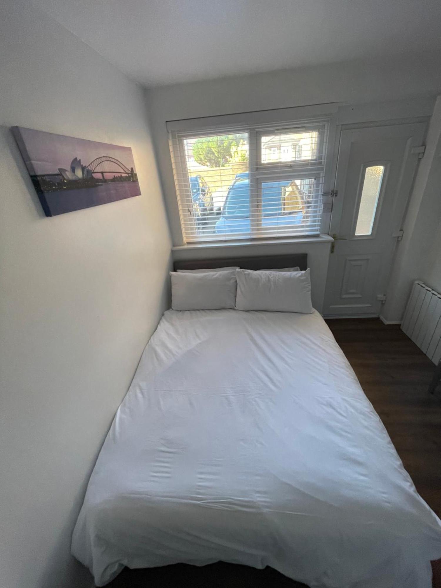 Fantastic Studio, Private Bathroom And Mini Kitchen. Thamesmead  Luaran gambar